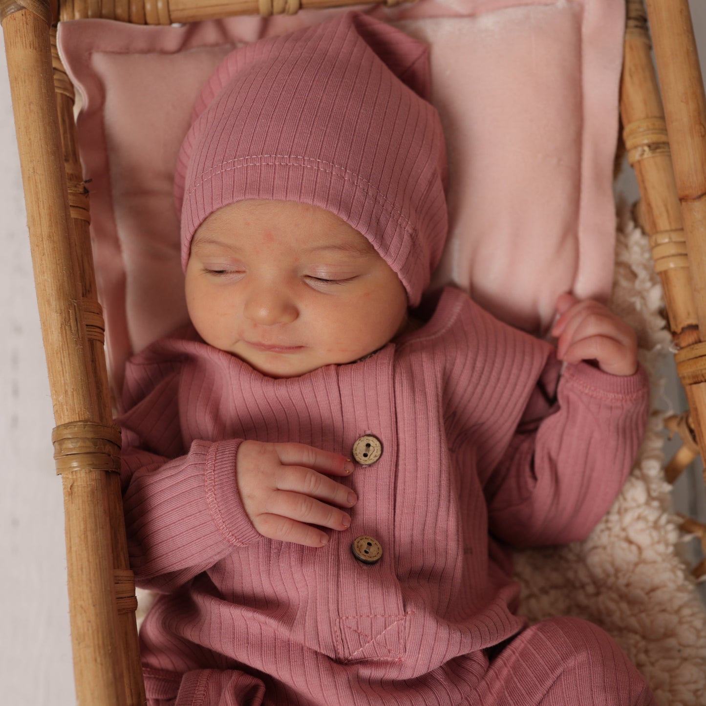 Newborn Body Overall mit Füßen und Mütze